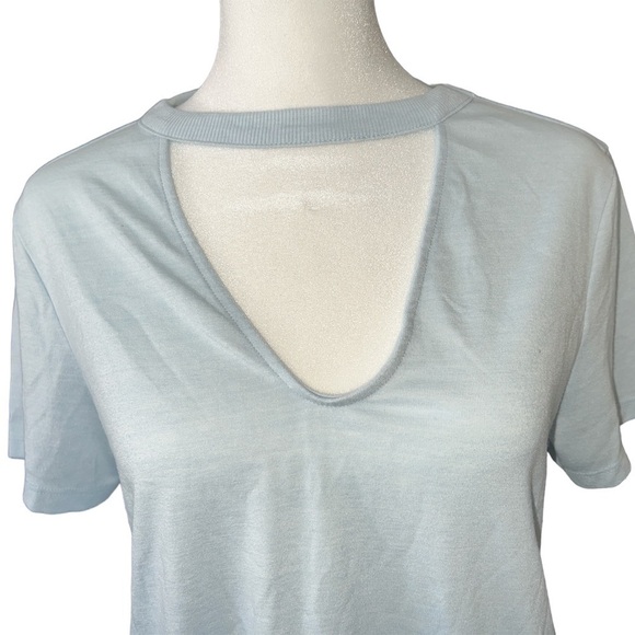 ME TO WE Womens light blue top v-neck short sleeves size S - Picture 4 of 5